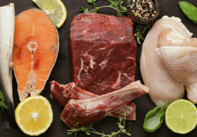 Qual carne animal tem mais proteína entre boi, frango, peixe e porco?