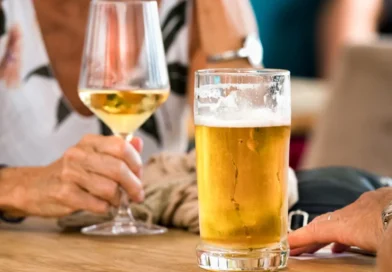 Cerveja engorda mesmo? Nutricionista explica o mito da barriga de chope