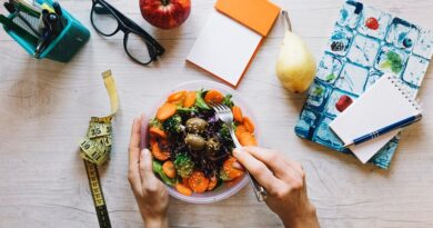 Comer mais e não engordar? O que você precisa saber sobre a dieta reversa