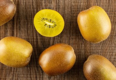 Benefícios do kiwi: por que essa fruta de poucas calorias ajuda no sono, na imunidade e no intestino